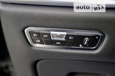 Позашляховик / Кросовер BMW X7 2022 в 