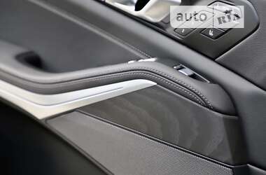 Позашляховик / Кросовер BMW X7 2022 в 