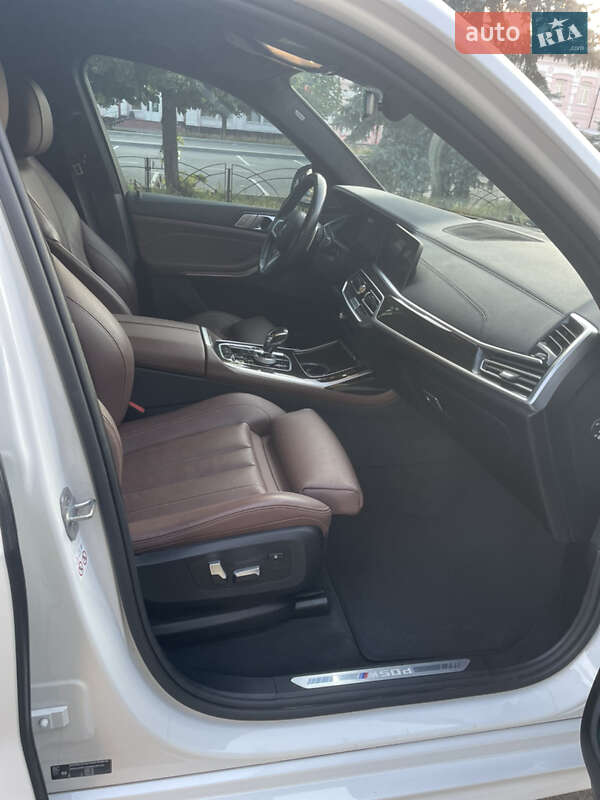 Внедорожник / Кроссовер BMW X7 2019 в Новомосковске