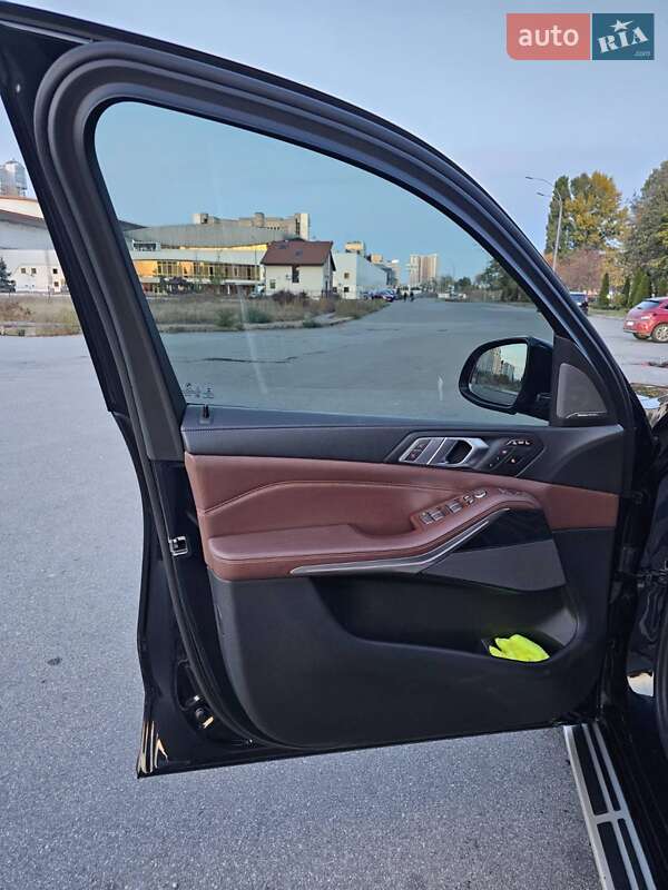 Позашляховик / Кросовер BMW X7 2020 в Києві фото 9 Позашляховик / Кросовер BMW X7 2020 в Києві