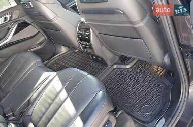 Позашляховик / Кросовер BMW X7 2021 в 