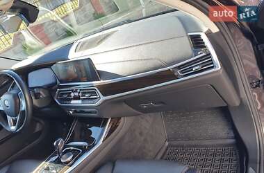 Позашляховик / Кросовер BMW X7 2021 в 