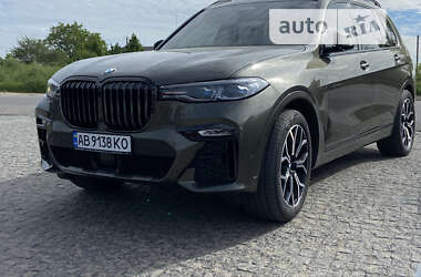 Позашляховик / Кросовер BMW X7 2022 в 
