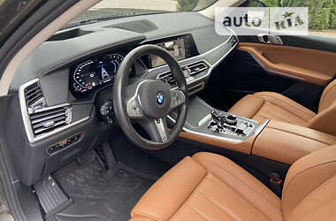 Позашляховик / Кросовер BMW X7 2022 в 