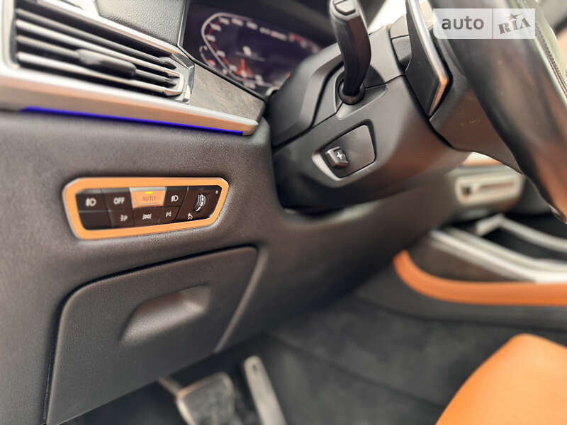 Внедорожник / Кроссовер BMW X7 2021 в Ровно