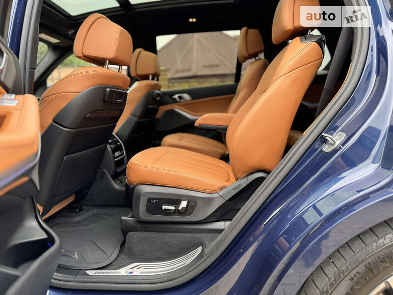 Внедорожник / Кроссовер BMW X7 2021 в Ровно