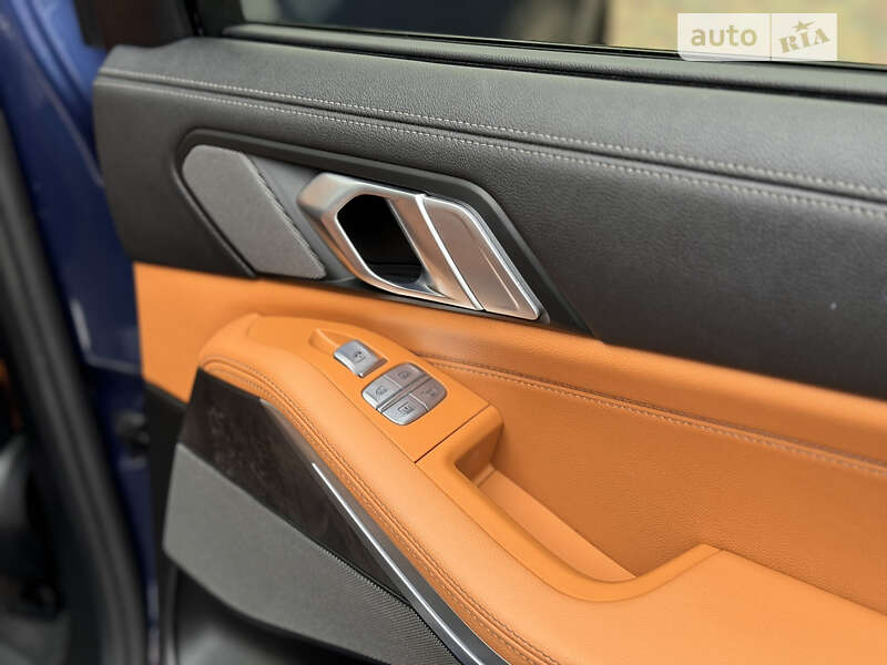 Внедорожник / Кроссовер BMW X7 2021 в Ровно