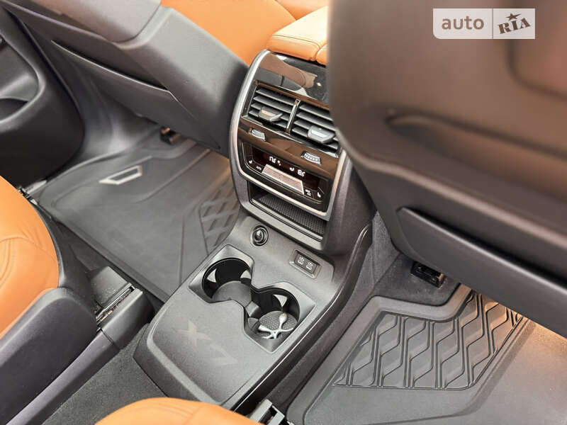 Внедорожник / Кроссовер BMW X7 2021 в Ровно