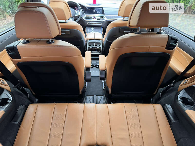 Внедорожник / Кроссовер BMW X7 2021 в Ровно