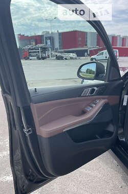 Внедорожник / Кроссовер BMW X7 2022 в 