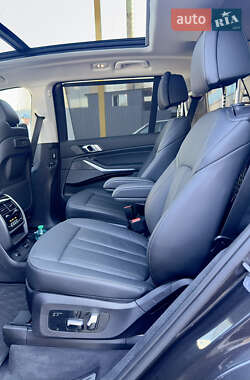 Внедорожник / Кроссовер BMW X7 2021 в 