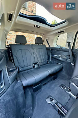 Внедорожник / Кроссовер BMW X7 2021 в 
