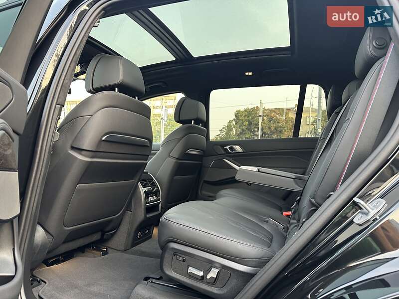 Внедорожник / Кроссовер BMW X7 2024 в Киеве