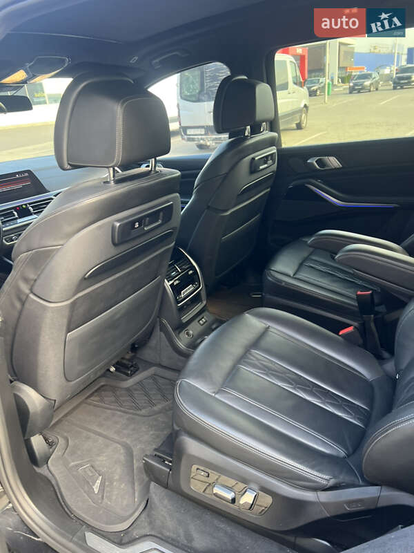Внедорожник / Кроссовер BMW X7 2019 в Ужгороде