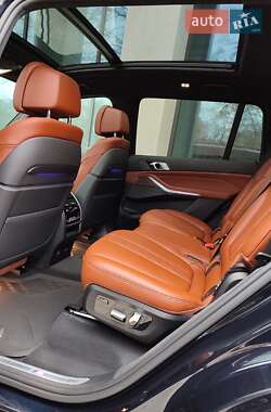 Позашляховик / Кросовер BMW X7 2019 в 