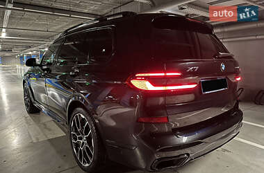 Внедорожник / Кроссовер BMW X7 2023 в 
