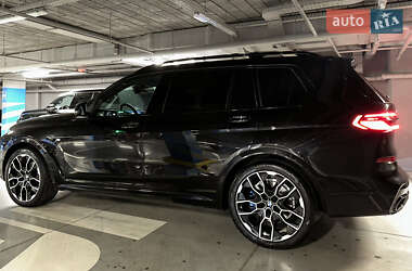 Внедорожник / Кроссовер BMW X7 2023 в 