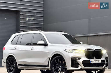 Позашляховик / Кросовер BMW X7 2022 в 