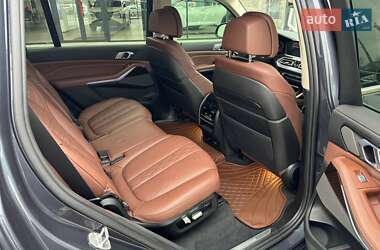 Позашляховик / Кросовер BMW X7 2020 в 