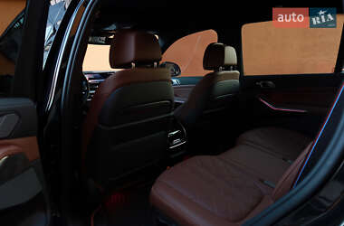 Внедорожник / Кроссовер BMW X7 2023 в 