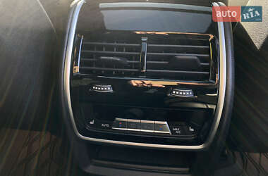 Позашляховик / Кросовер BMW X7 2019 в 
