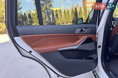 Позашляховик / Кросовер BMW X7 2020 в 