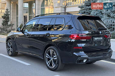 Внедорожник / Кроссовер BMW X7 2021 в 