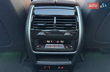 Внедорожник / Кроссовер BMW X7 2021 в 