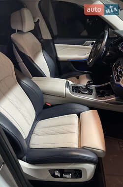 Внедорожник / Кроссовер BMW X7 2020 в 