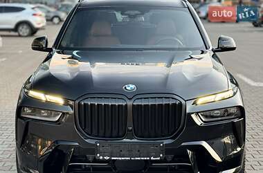 Позашляховик / Кросовер BMW X7 2024 в 