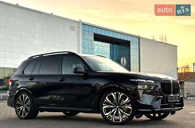 Позашляховик / Кросовер BMW X7 2024 в 