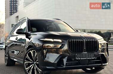 Позашляховик / Кросовер BMW X7 2024 в 