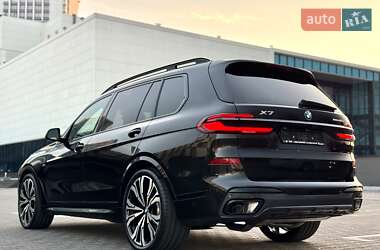 Позашляховик / Кросовер BMW X7 2024 в 