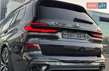 Позашляховик / Кросовер BMW X7 2024 в 