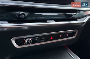 Позашляховик / Кросовер BMW X7 2024 в 