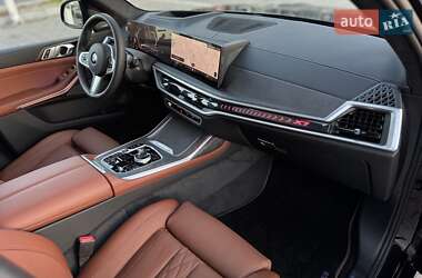 Позашляховик / Кросовер BMW X7 2024 в 