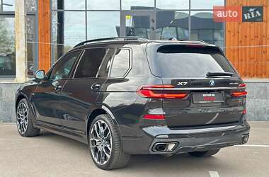 Позашляховик / Кросовер BMW X7 2024 в 