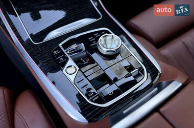 Позашляховик / Кросовер BMW X7 2024 в 