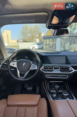 Позашляховик / Кросовер BMW X7 2019 в 