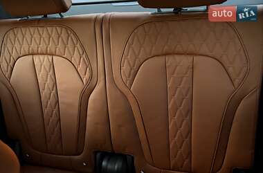 Внедорожник / Кроссовер BMW X7 2021 в 