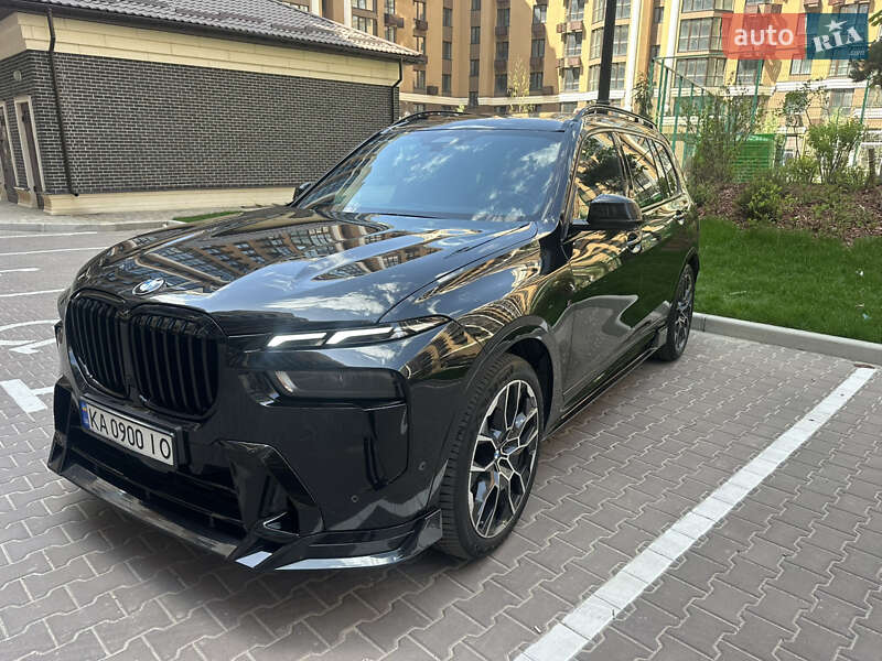 Внедорожник / Кроссовер BMW X7 2022 в 