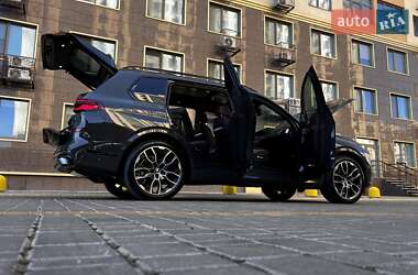 Позашляховик / Кросовер BMW X7 2024 в 