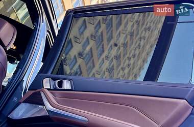 Позашляховик / Кросовер BMW X7 2024 в 