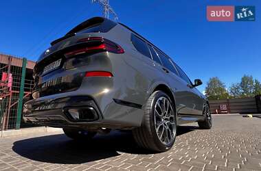 Позашляховик / Кросовер BMW X7 2024 в 