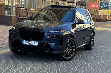 Позашляховик / Кросовер BMW X7 2024 в 