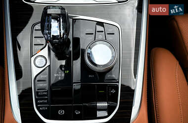 Внедорожник / Кроссовер BMW X7 2021 в 