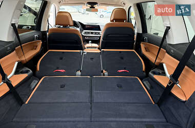 Внедорожник / Кроссовер BMW X7 2021 в 