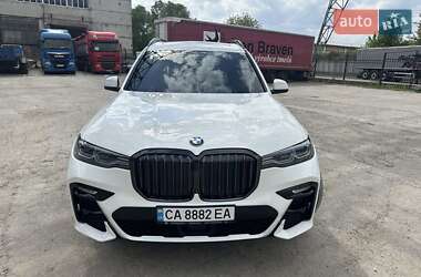 Позашляховик / Кросовер BMW X7 2022 в 