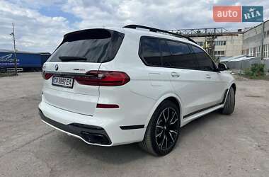 Позашляховик / Кросовер BMW X7 2022 в 