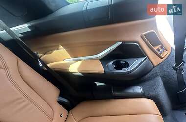 Позашляховик / Кросовер BMW X7 2022 в 